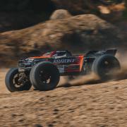 1/5 KRATON 4X4 8S BLX Brushless Speed Monster Truck RTR, Oranje (ARA110002T2)